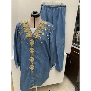 Vintage USA Mom Jeans Women Size Med elastic waist w/Embellished oversize shirt